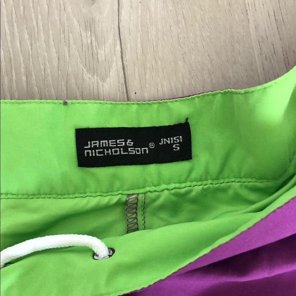 Shorts - Picture 3 of 3